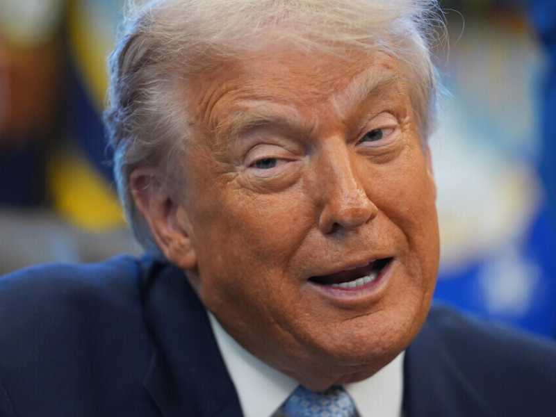 Sono tanti gli adulatori nella stanza di “daddy” Trump, ma poi non ottengono quasi nulla