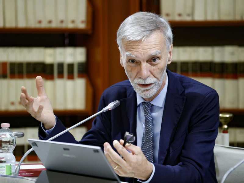 “Una legge contro l’antisemitismo non riguarda gli ebrei, ma tutti noi”. Parla Delrio (Pd)