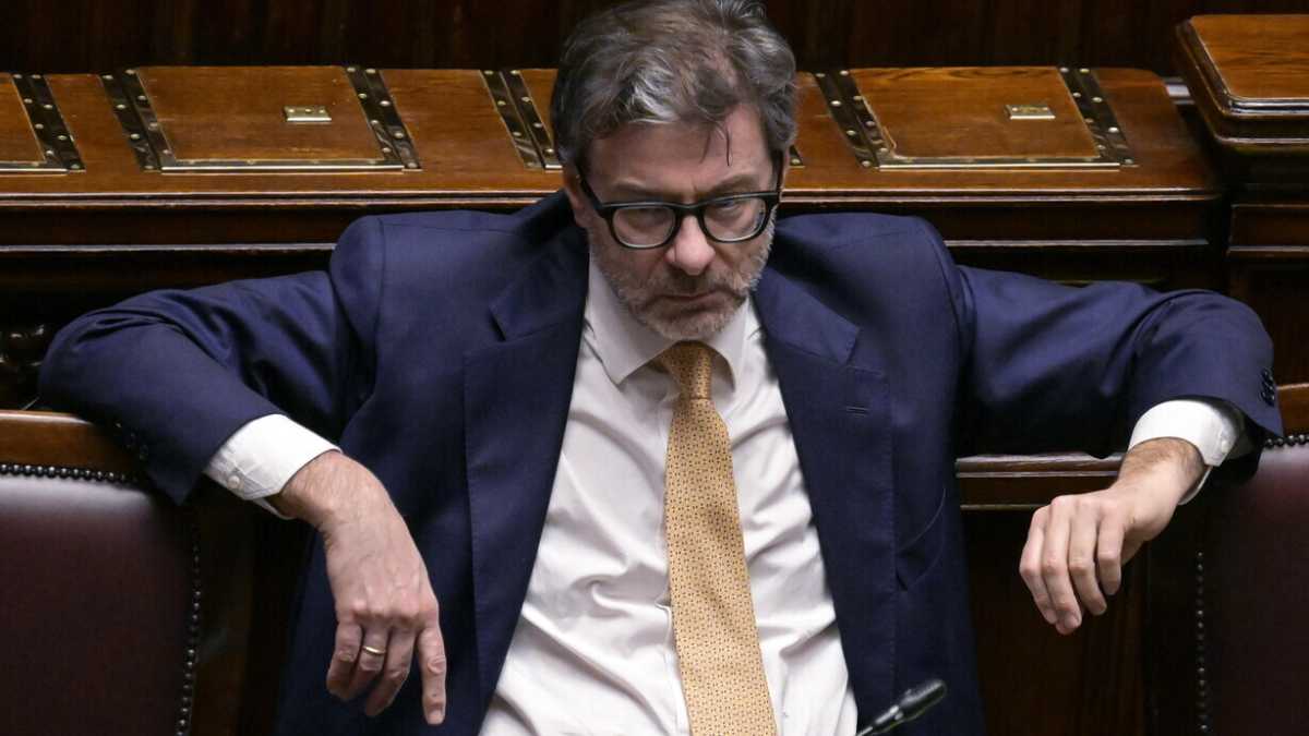 Immagine di Meloni e i sabotatori. Salvini fa perdere i soldi agli industriali, premier infuriata. Riunione a Chigi