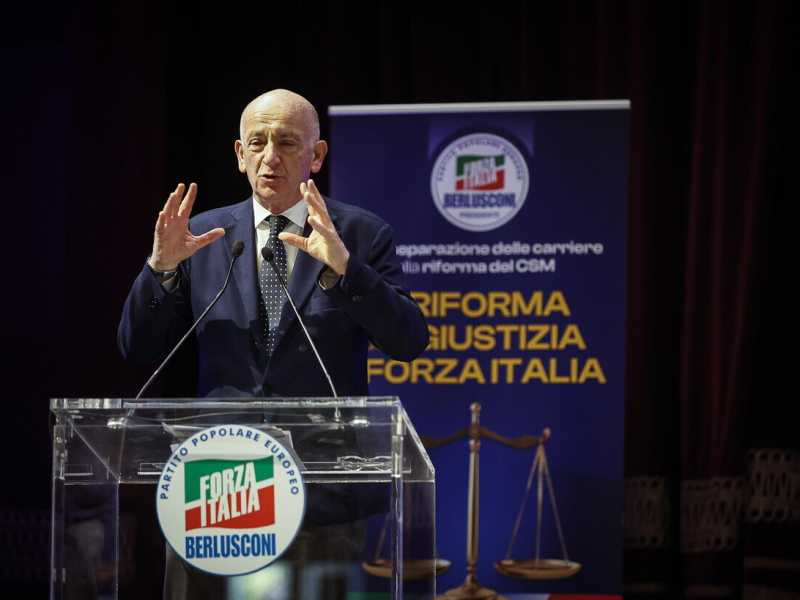 Parla il viceministro Sisto (FI): “Il referendum sulla giustizia a inizio marzo rispetta la legge. Il Cdm ha tempo per l’indizione”