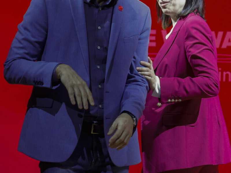 Sanchez governa, Schlein contempla. In mezzo ci sono due miliardi in armi, l’Ucraina e la realtà