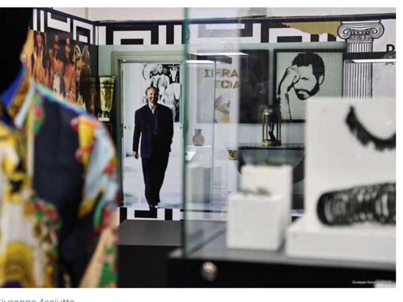 Moda e archeologia. Uno scatto della mostra dedicata a Gianni Versace a Reggio Calabria, in corso fino a primavera