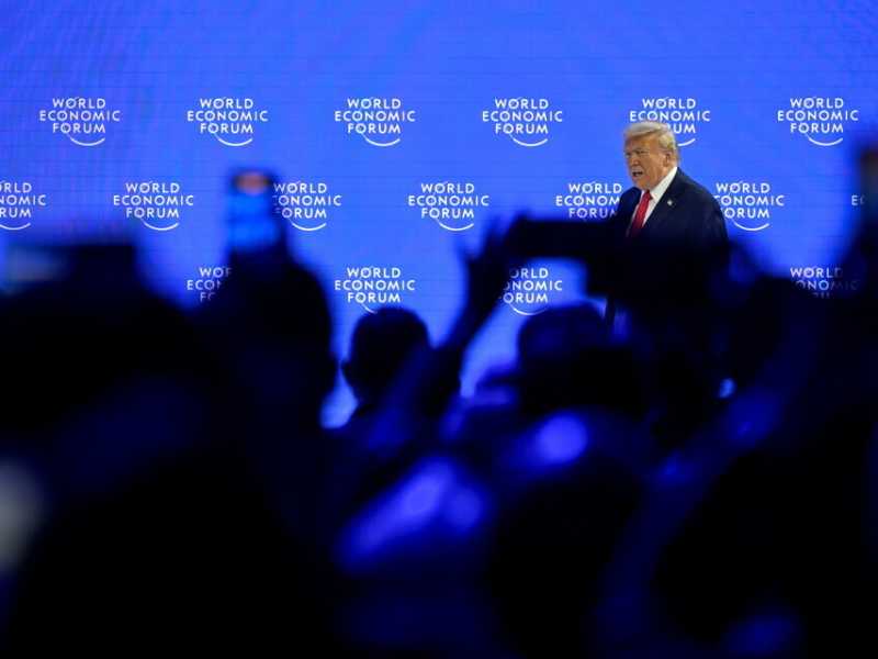 Trump esclude l’opzione militare in Groenlandia e ritira i dazi: la deterrenza funziona