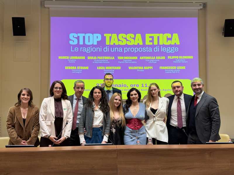 Raccolta firme contro la tassa etica. “Così sarà fuga di fica”, dicono le pornostar