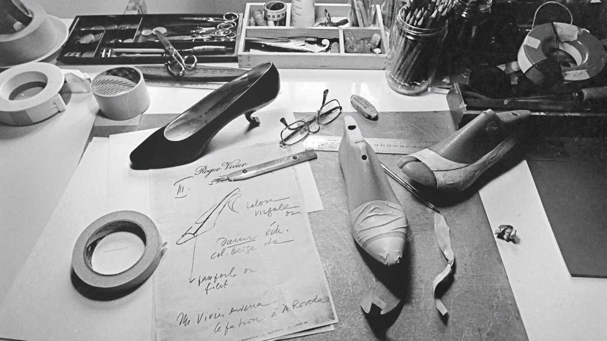 Immagine di Di cuoio, acciaio e piume. Giornate di haute couture a Parigi