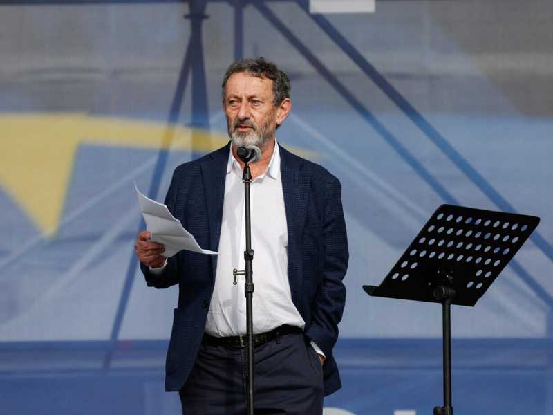 Solidarietà a Michele Serra