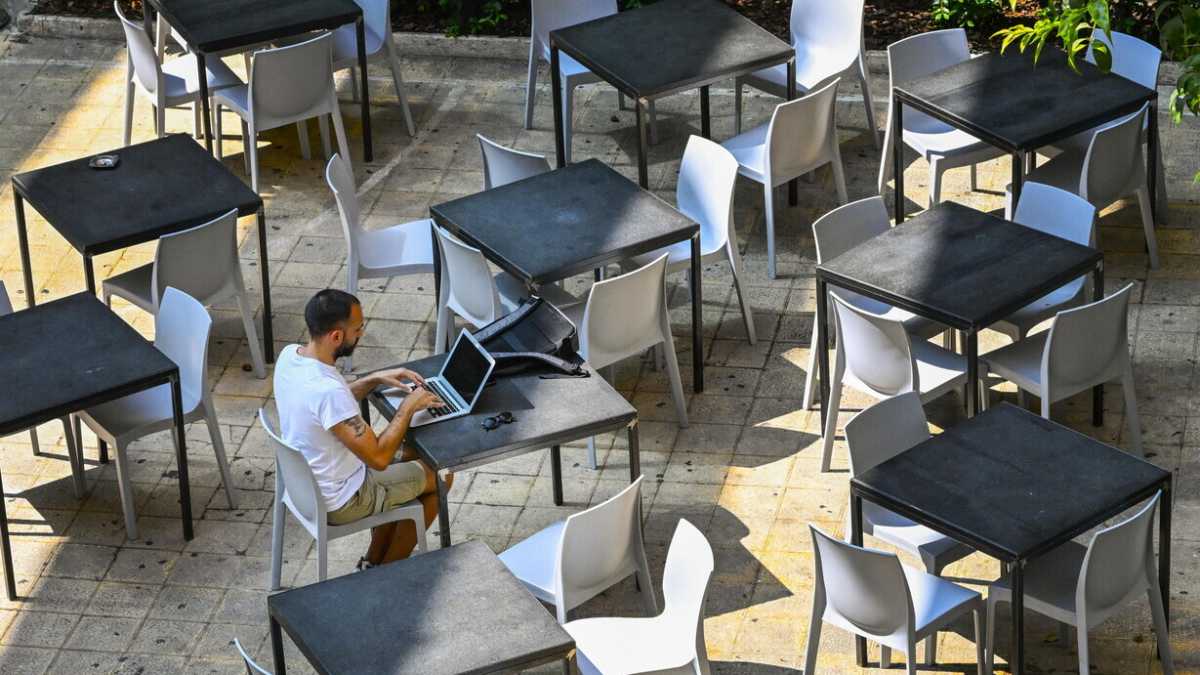 Immagine di Lo smart working, storia di una rivoluzione mancata. I dati Istat