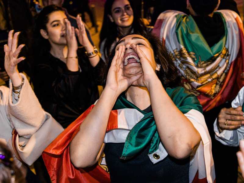 Iraniani della diaspora davanti all'ambasciata a Madrid (Foto di Carlos Lujan/Europa Press tramite Getty Images)&nbsp;<br />
