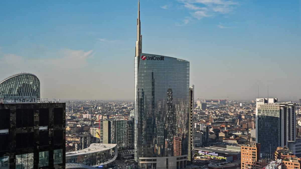 Immagine di Banche, aggregazioni e limiti. Dialoghi con Passera e Profumo