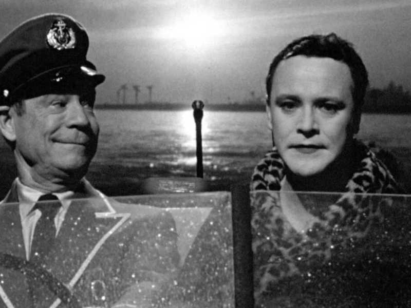 Joe Brown e Jack Lemmon nella scena finale di &ldquo;A qualcuno piace caldo&rdquo; di Billy Wilder<br />