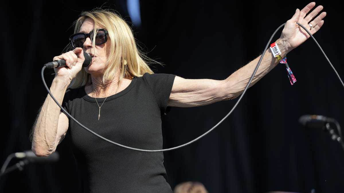 Immagine di Come si fa a essere artisticamente nuovi a 72 anni? Chiedete a Kim Gordon