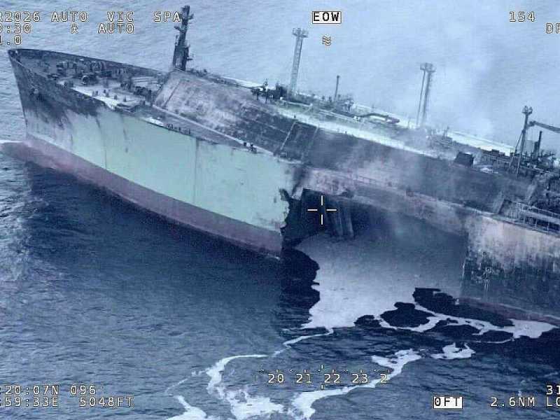 &nbsp;Un'immagine del relitto dell'Arctic Metagaz alla deriva