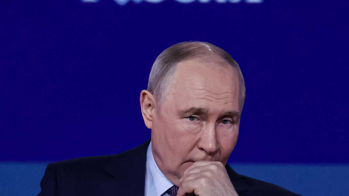 Immagine di Putin ora chiede agli oligarchi fondi per la guerra
