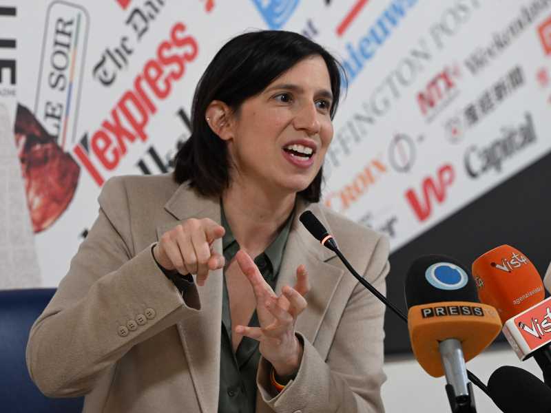 La segretaria del Pd, Elly Schlein, nel corso della conferenza alla sala stampa estera a Roma, 25 marzo 2026.