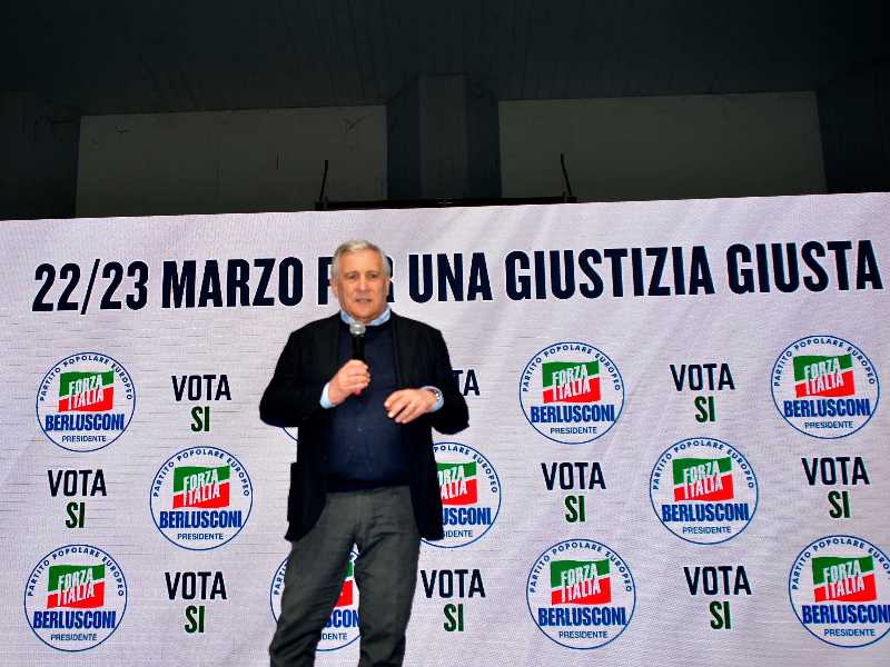 Il ministro degli Esteri Antonio Tajani alla manifestazione “Le ragioni del Si”, al Palazzetto dello Sport di Fondi (LT), 14 marzo 2026. ANSA/RENATO OLIMPIO