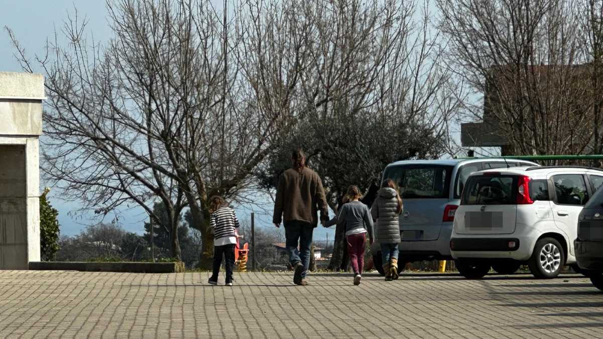 Immagine di Liberare i bambini della famiglia nel bosco e rivendicare la nostra educazione liberale