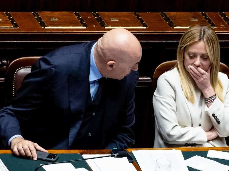 Il Ministro della Difesa Guido Crosetto, la Presidente del Consiglio Giorgia Meloni