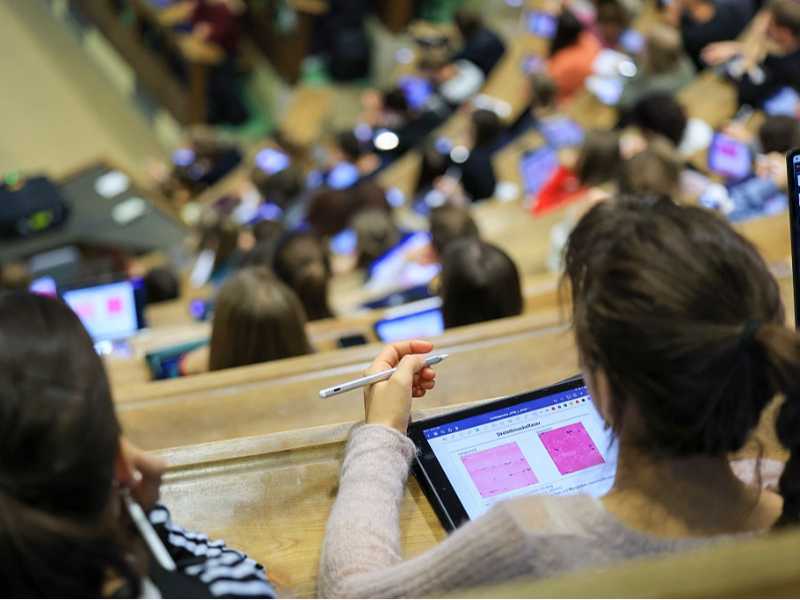 Studenti universitari durante una lezione (foto Getty Images)