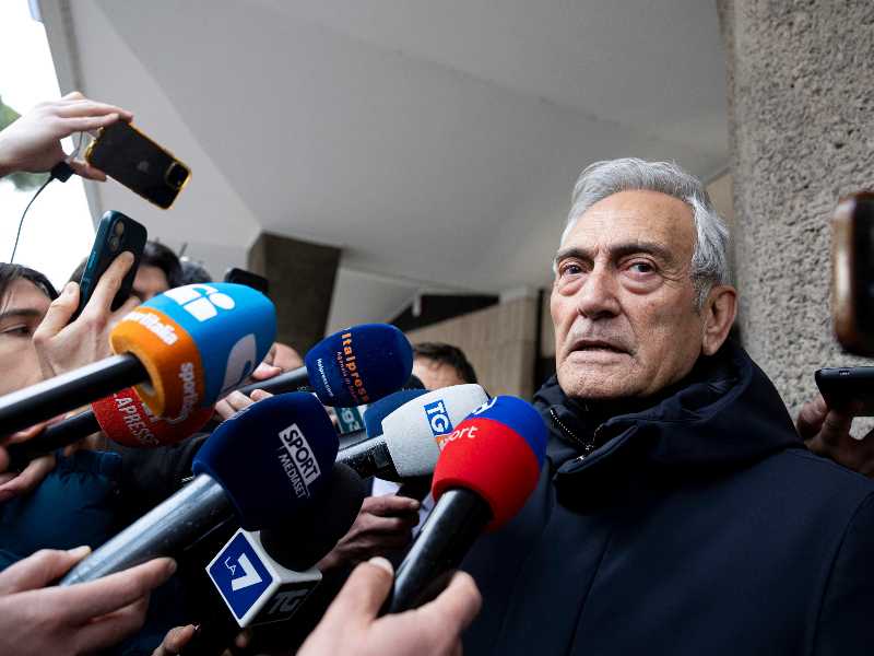 Gabriele Gravina esce dalla Figc dopo il consiglio federale. Roma 2 aprile 2026. ANSA/MASSIMO PERCOSSI