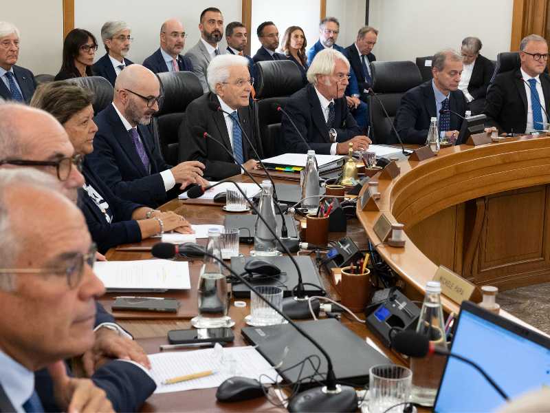 Il presidente della Repubblica Sergio Mattarella presiede il plenum straordinario del Csm. Foto LaPresse
