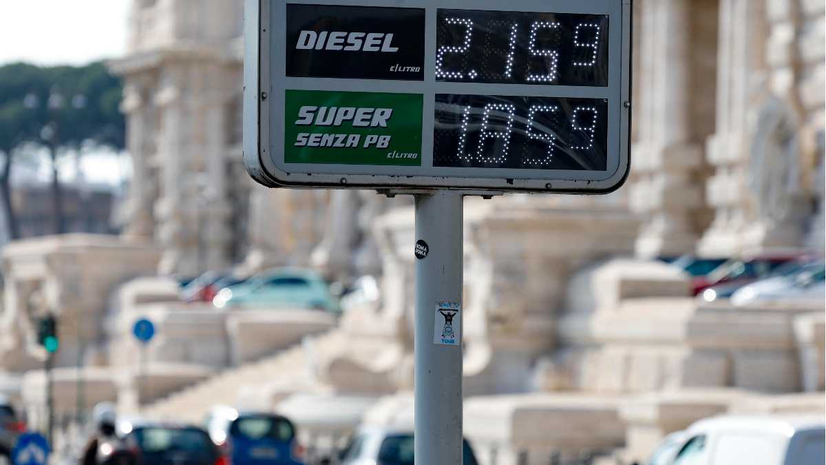Immagine di Il caro benzina e la tentazione di tassare gli extraprofitti