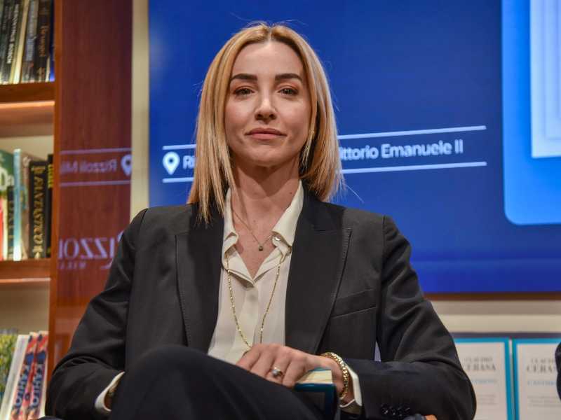 Il sindaco di Genova Silvia Salis alla presentazione del libro di Claudio Cerasa "L'antidoto"