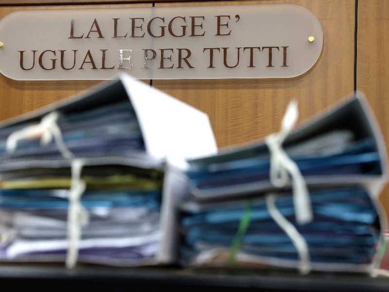 In un’ aula di tribunale la legge è uguale per tutti — Roma—Italia —Lunedì 02 Febbraio 2026 - Cronaca - (foto di Cecilia Fabiano/ LaPresse) The law is the same for everyone write  in a public Court — Rome—Italy —Monday  February 2 , 2026 —Rome — News —(photo by Cecilia Fabiano/LaPresse)