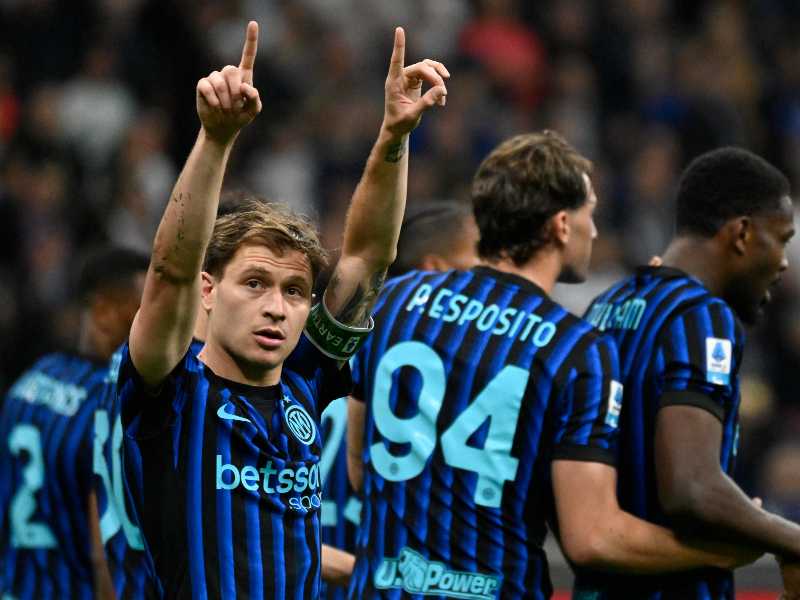 Inter Milan’s midfielder Nicolo Barella celebrates after scoring during the Italian Serie A soccer match between Inter Milan and Cagliari at the Giuseppe Meaaza stadium in Milan, Italy, 17 April 2026. ANSA/DANIEL DAL ZENNARO