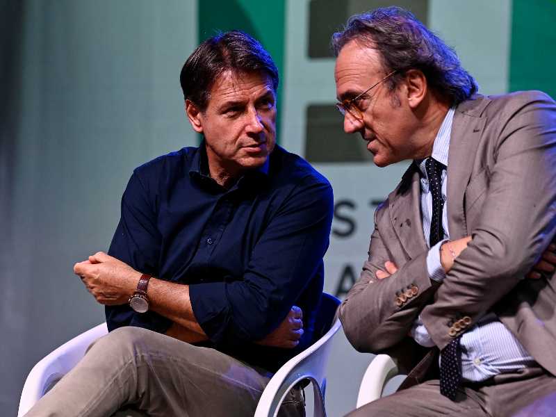 Giuseppe Conte e Angelo Bonelli (foto ANSA/RICCARDO ANTIMIANI)