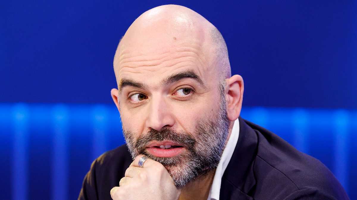 Immagine di Saviano conceda qualche colpa ai suoi ammiratori