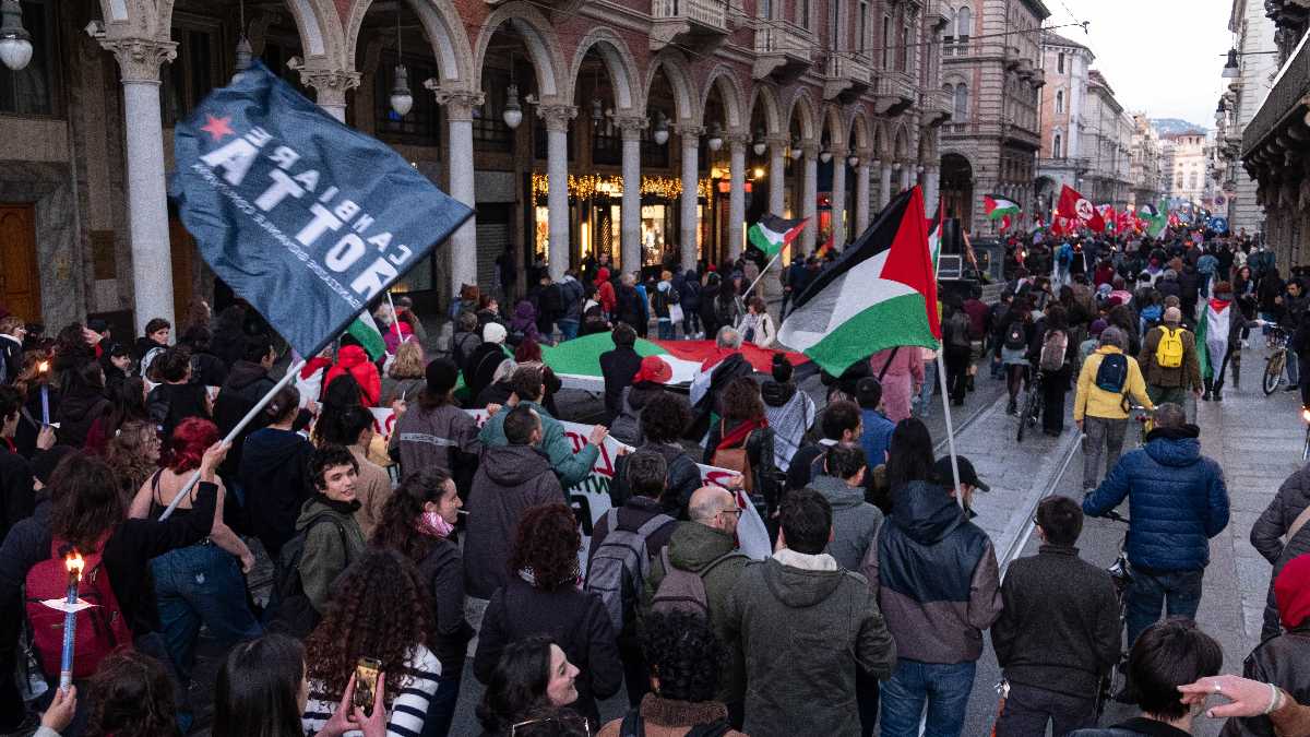 Immagine di Fascismo e antifascismo come "peperoni ripieni"