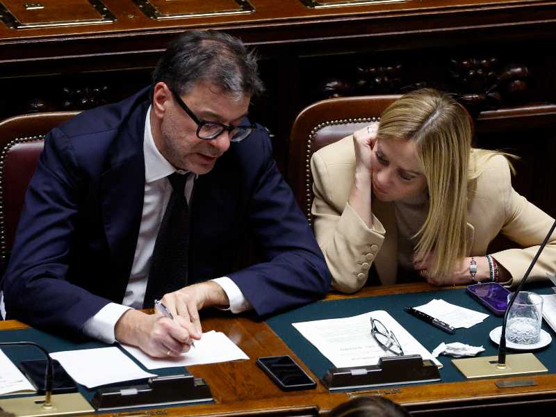 Il governo ragiona su un deficit al 4%