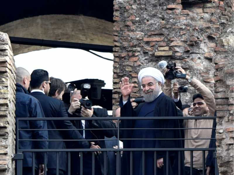 Il presidente iraniano Rohani in visita al Colosseo, a Roma, nel 2016