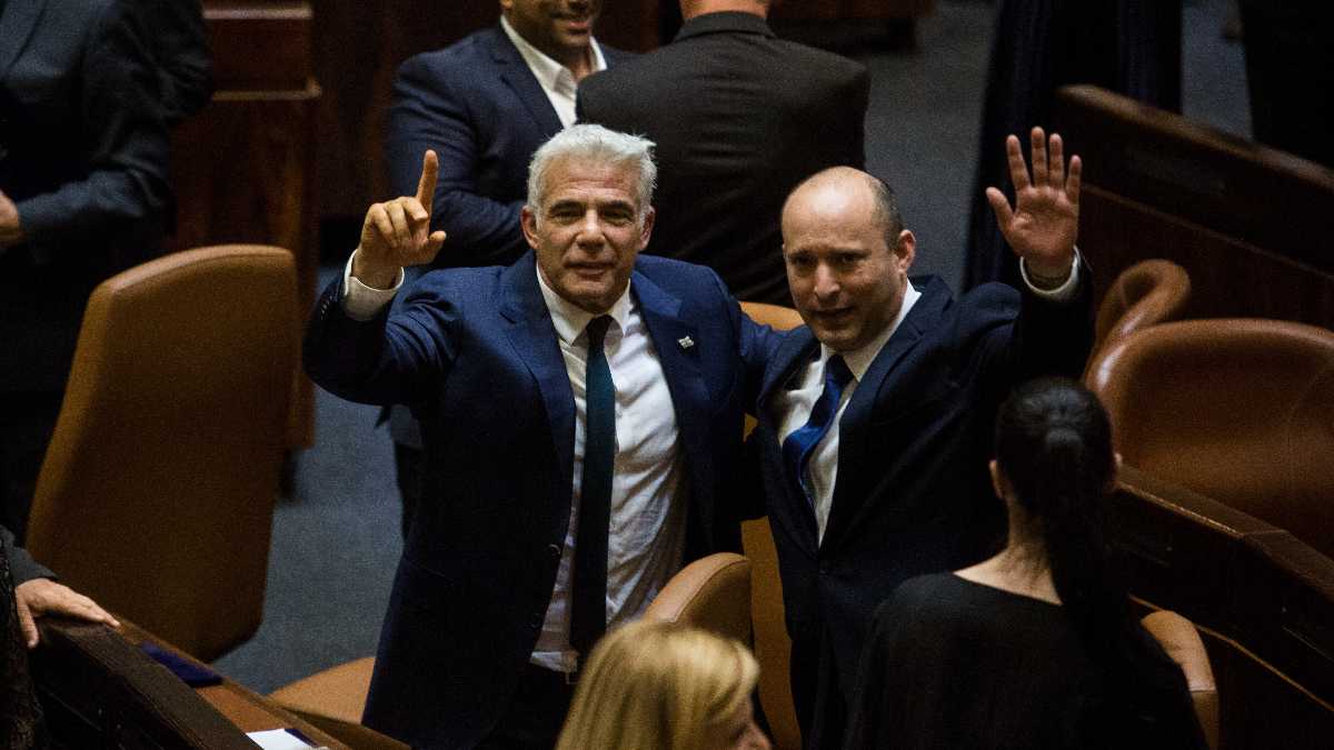 Immagine di Bennet e Lapid si presentano a Israele per battere Netanyahu