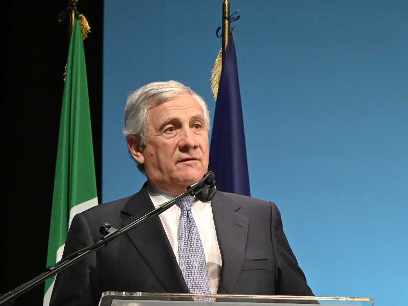 Tajani scopre il Mes. Ma quella dei 400 miliardi è solo una favola
