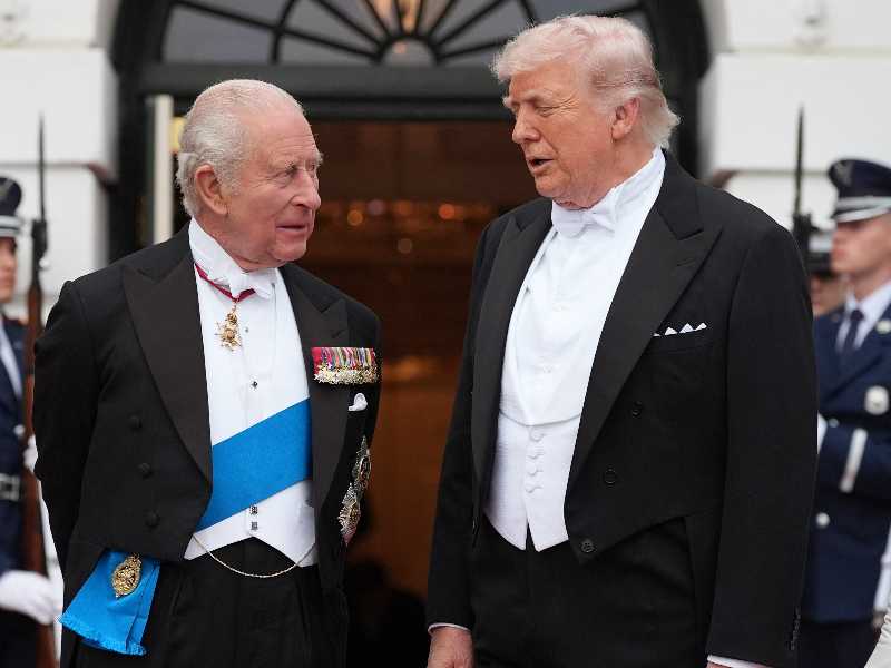 Re Carlo III con Donald Trump (foto Ap, via LaPresse)