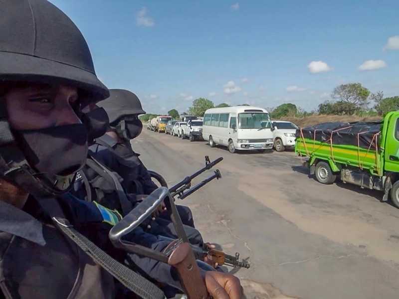 Soldati nella regione di Cabo Delgado in Mozambico (LaPresse)
