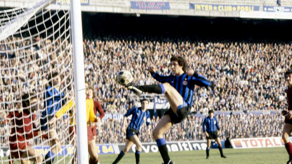 Immagine di Addio a Evaristo Beccalossi, il fantasista che fece innamorare San Siro