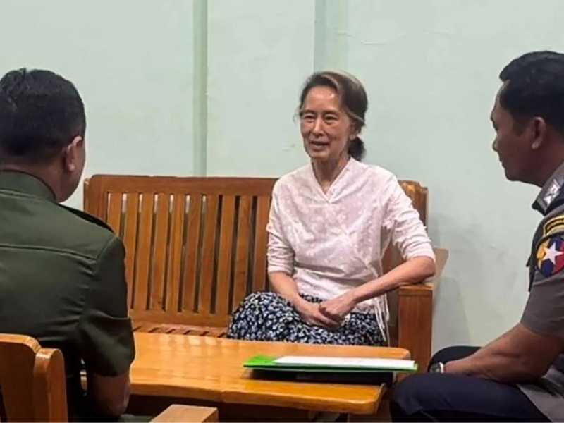 Ma quali prove. Una foto di Aung San Suu Kyi non basta