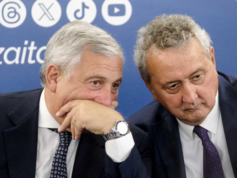 Barelli alla scottadito: occupa le stanze di FI, mette veti su Consob e litiga con i Berlusconi