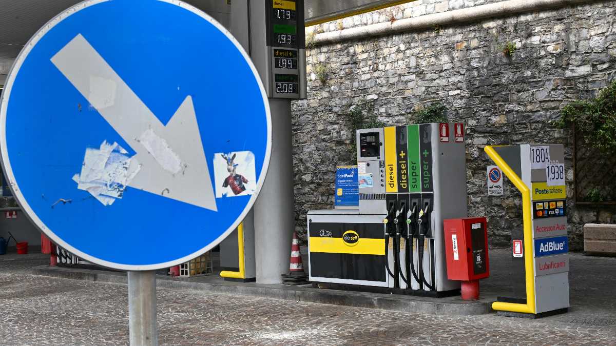 Immagine di Le extratasse sul diesel pulito e il triplo paradosso del governo