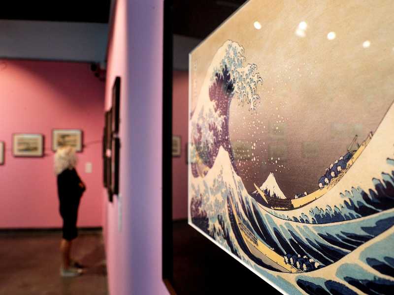 La grande onda di Kanagawa (foto Ansa)