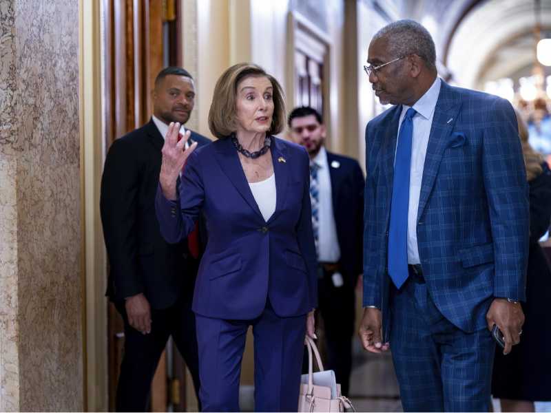 Nancy Pelosi e Greg Meeks (foto LaPresse)