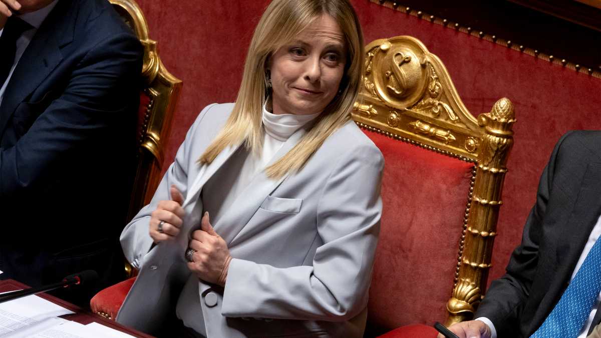 Immagine di "Meloni l'anti Starmer d'Europa". L'Inghilterra vede la premier italiana come modello di stabilità