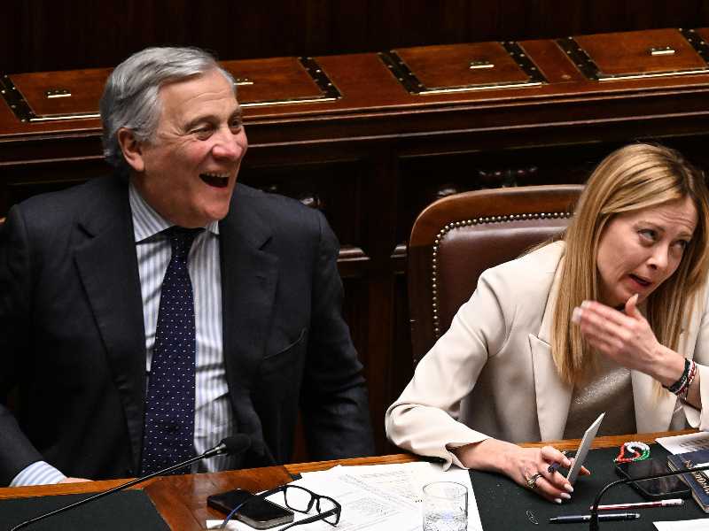 Spendere di più sì, ma non sfidando l’Europa. Un lapsus rivelatore di Tajani