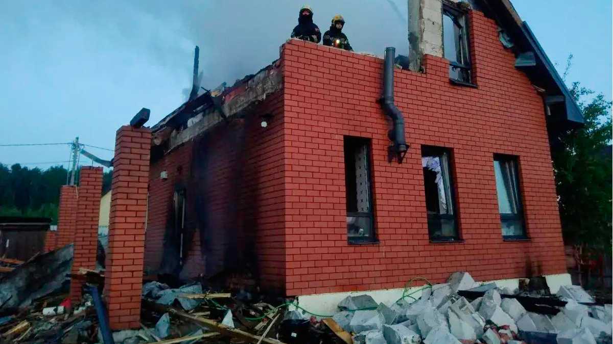 Immagine di Perché gli attacchi ucraini in Russia incrinano la narrativa del Cremlino