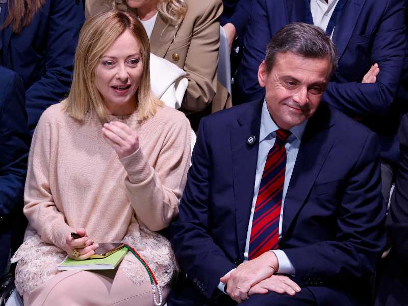 Calenda vede Meloni: "Le abbiamo consegnato le nostre proposte su industria ed energia"