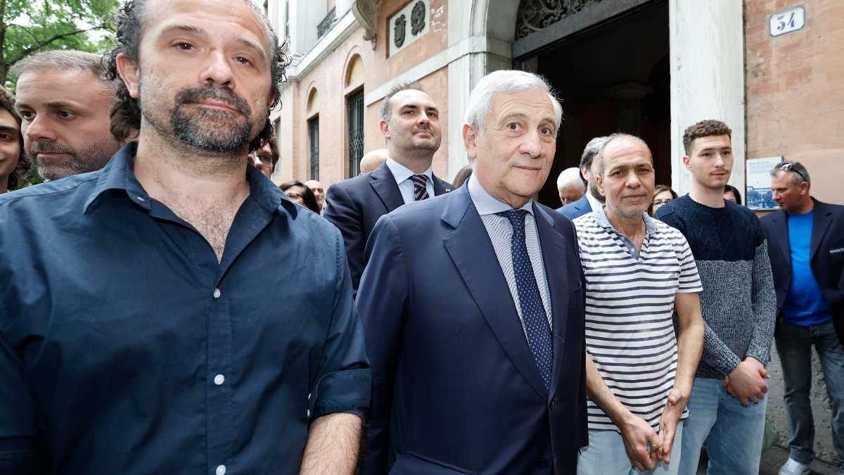 Immagine di Martusciello (FI): "Dare la cittadinanza ai due egiziani che hanno fermato l'aggressore di Modena"