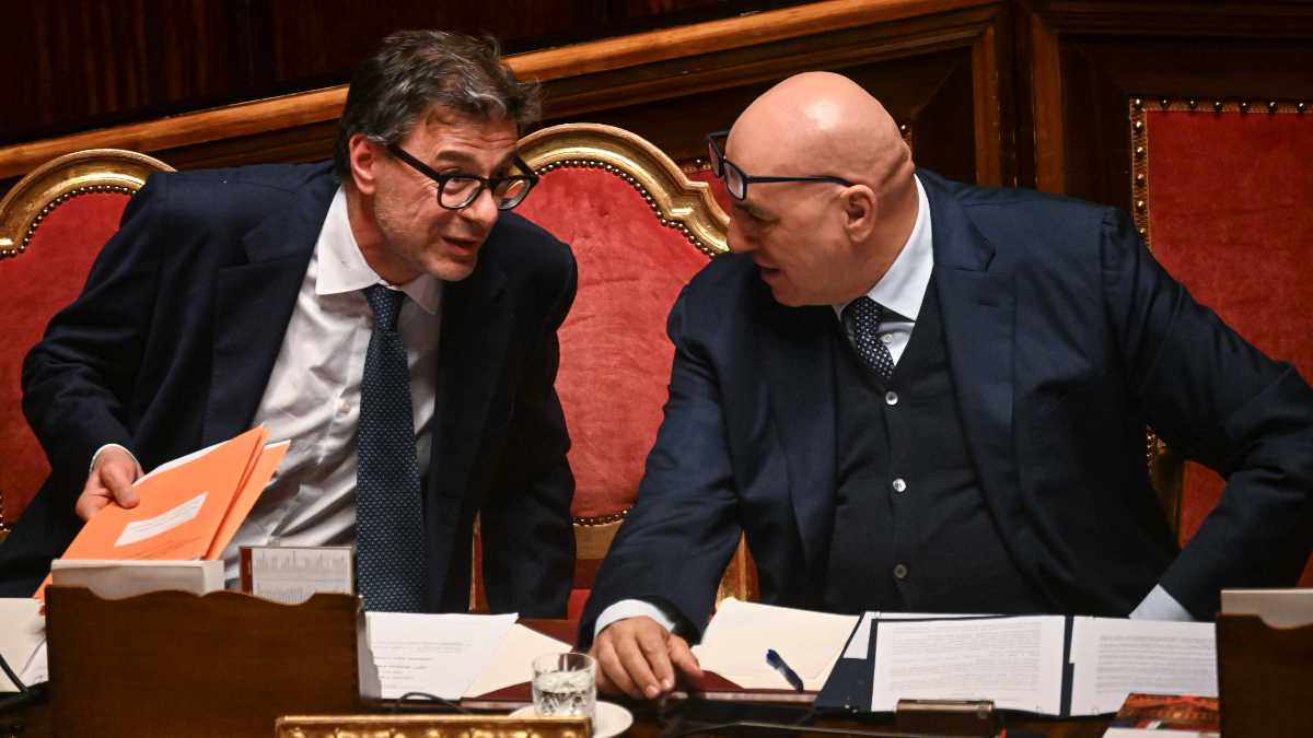 Immagine di Il pasticcio sulle spese militari e la difficile mediazione sul fine vita