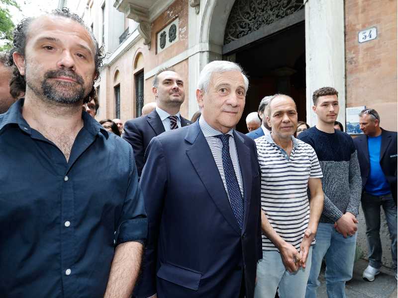 Martusciello (FI): "Dare la cittadinanza ai due egiziani che hanno fermato l'aggressore di Modena"